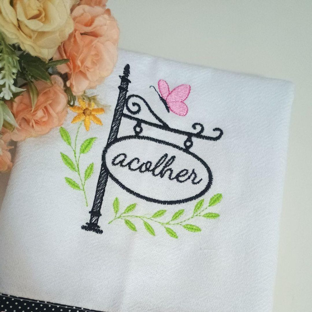 Acolher Placa Decorativa com Borboleta