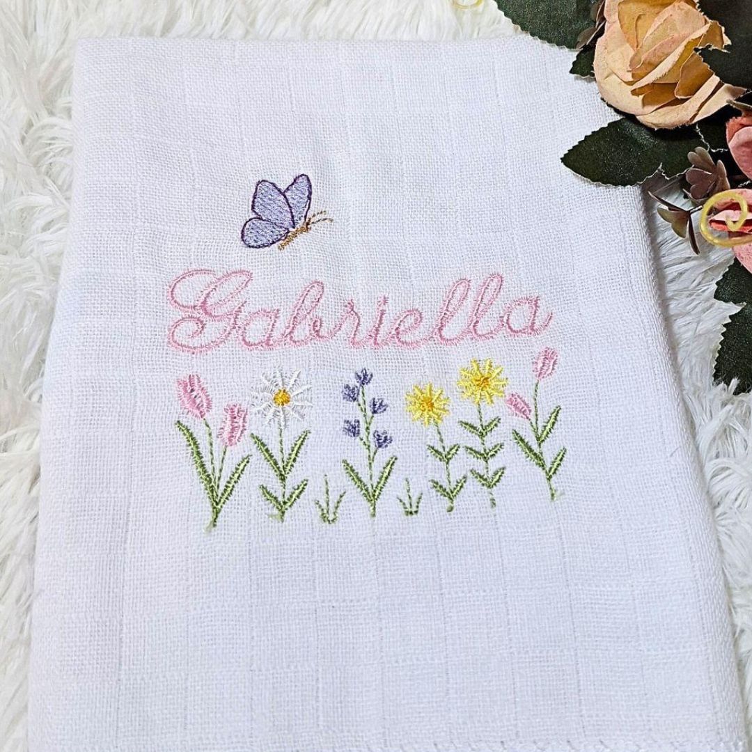 Nome com Flores e Borboleta